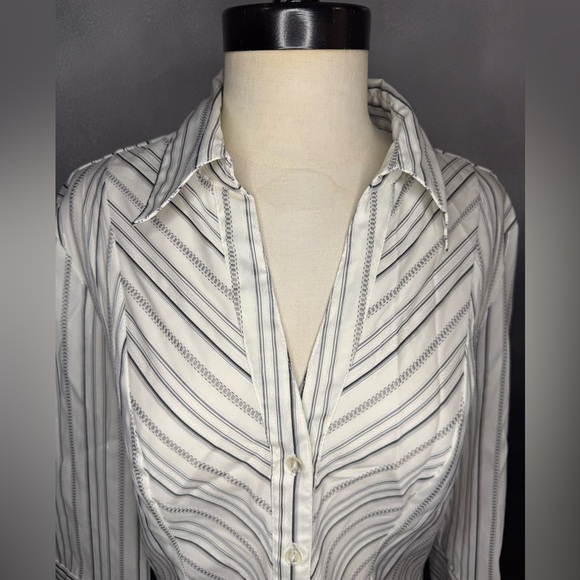 M.K.M Designs Women's Button Down Blouse - Size M - Picture 2 of 6